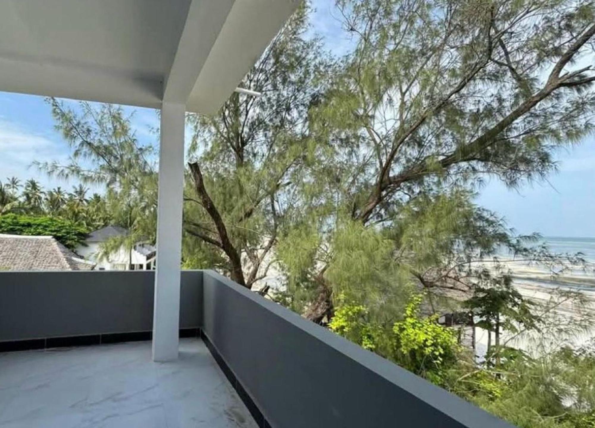 Beachfront Bliss In Uroa, Tanzania - Your Tropical Getaway Awaits Apartment